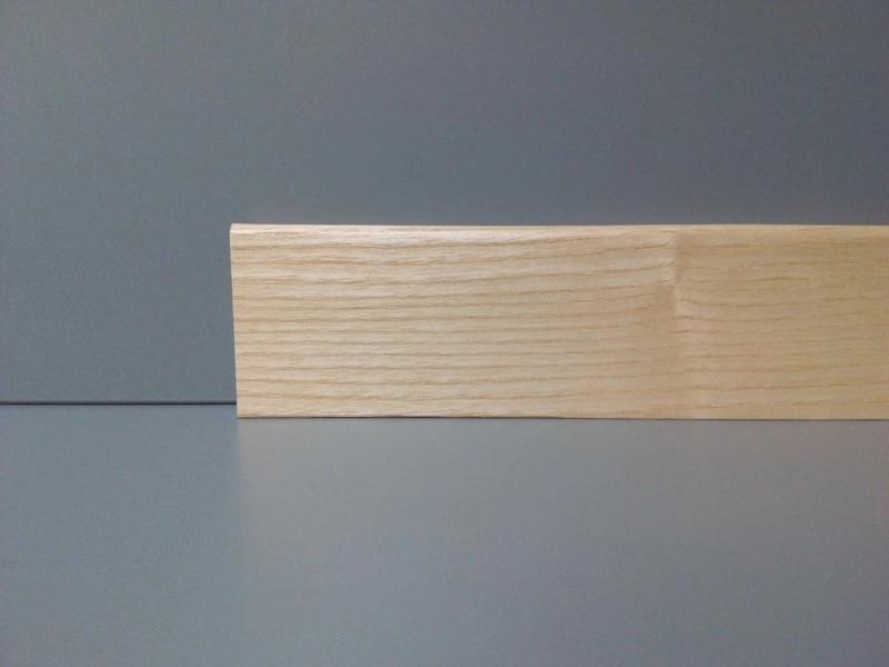 Listwa przypodłogowa fornirowana lakierowana CP58 R30 (240 cm x 5,8 cm x 1,6 cm) jesion select