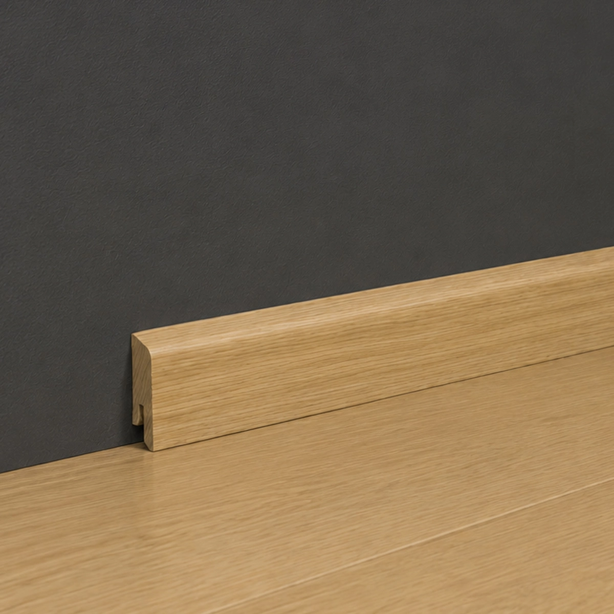 Próbka 20 cm - Listwa przypodłogowa drewniana 40x15 mm - dąb europejski lakierowany
